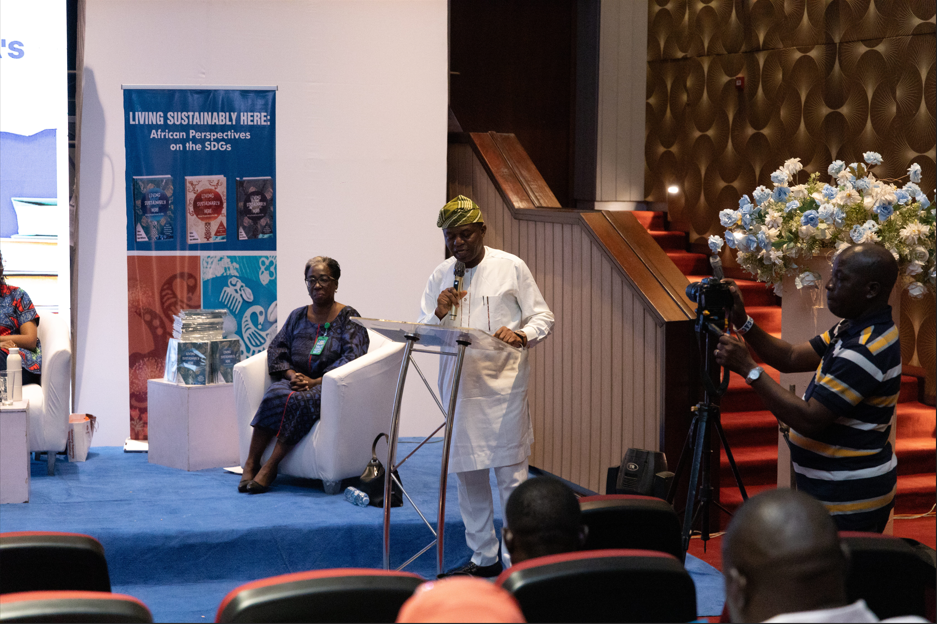Book review presentation in progress